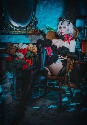 欧美化妆品美女_BD英语在线观看视频